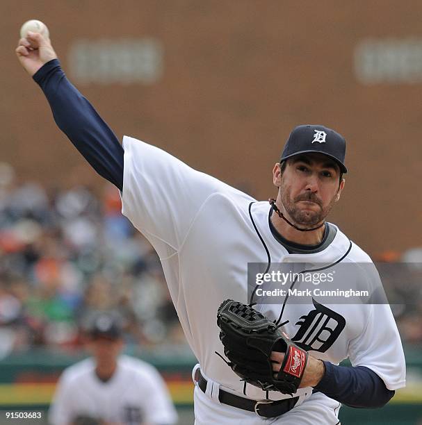 Justin Verlander of the Detroit Tigers pitches against the Chicago White Sox during the game at Comerica Park on October 4, 2009 in Detroit,...