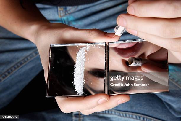 drugs abuse - cocaine stock pictures, royalty-free photos & images