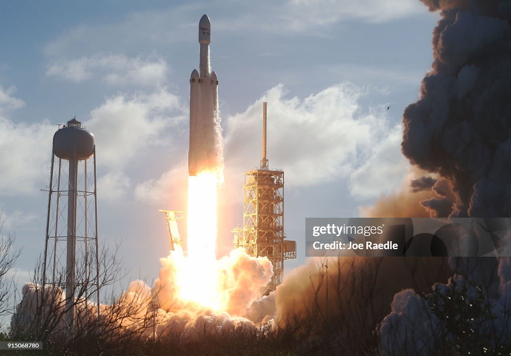 SpaceX To Launch First Heavy Lift Rocket In Demonstration Mission