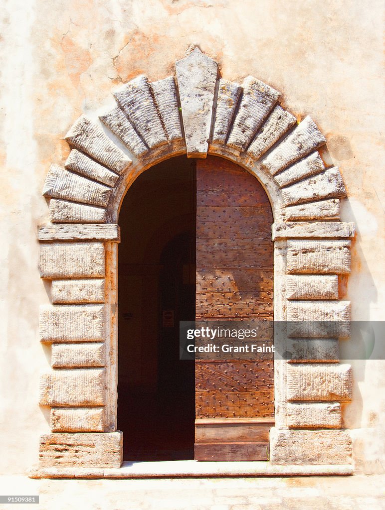 Half door doorway