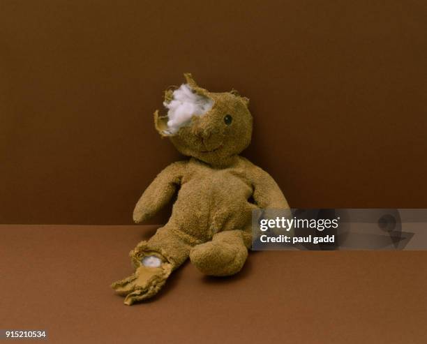 moment of silence #1 - fratura imagens e fotografias de stock