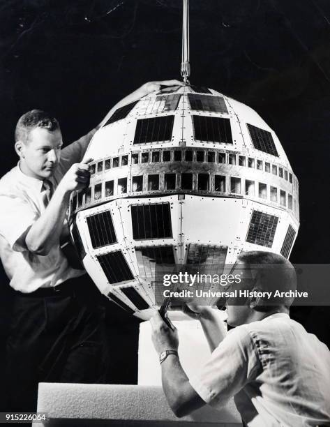 Telstar Model 375 Telstar Satellite Stock Photos, High-Res Pictures, and Images ...