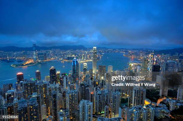 view from the peak, hong kong victoria harbor  - victoria harbour vancouver island stock pictures, royalty-free photos & images