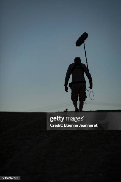 sound engineer, morocco. - geluidsoverlast stockfoto's en -beelden