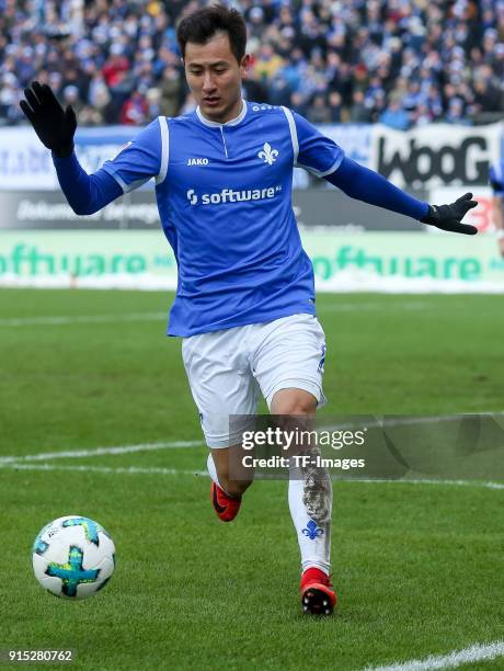 Dong-Won Ji of Darmstadt controls the ball during the Second Bundesliga match between SV Darmstadt 98 and MSV Duisburg at Merck-Stadion am...