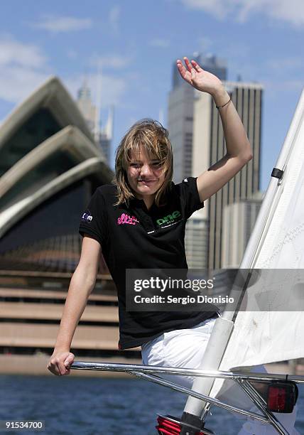 Jessaca Watson Year Old Jessica Watson Launches Solo Round The World Voyage Photos and ...