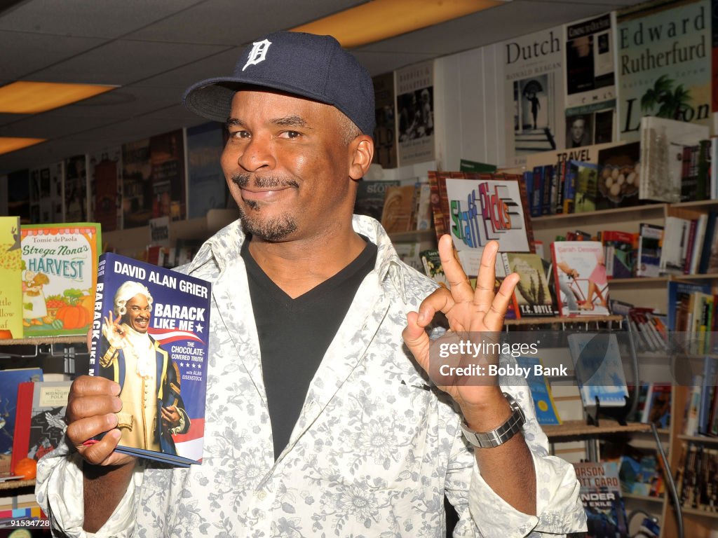 David Alan Grier Signs "Barack Like Me: The Chocolate-Covered Truth"