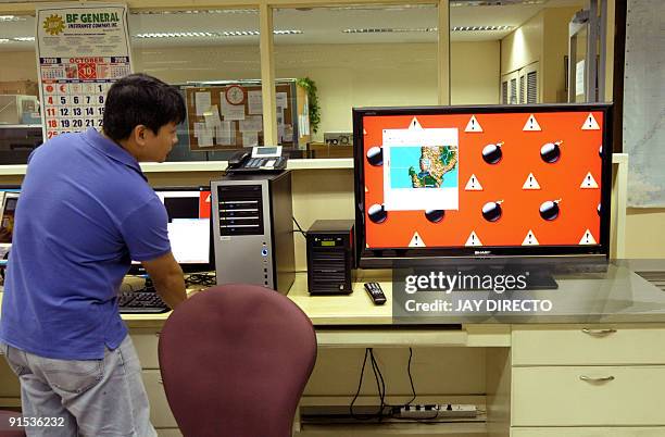 Weather forecaster receives no data input from a weather radar in Manila on October 6, 2009 after tropical storm Parma disturbed its transmission...