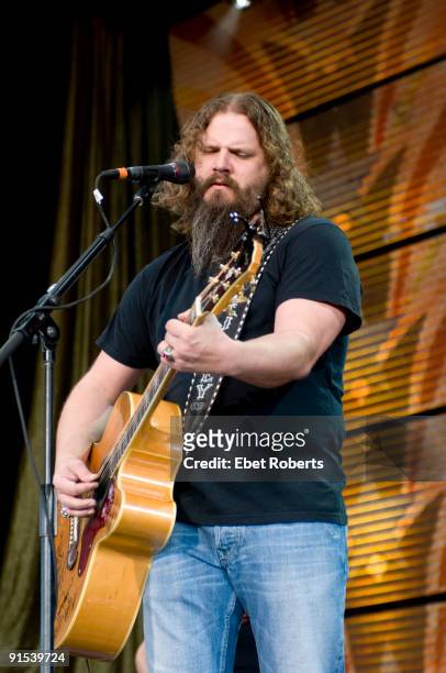 Jamey Johnson performs at Farm Aid 2009 held at Verizon Wireless Amphitheatre on October 4, 2009 in Maryland Heights, Missouri.