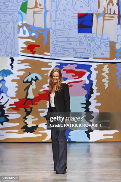 British designer Stella McCartney at the end of her ready-to-wear Spring-Summer 2010 fashion show on October 5, 2009 in Paris. AFP PHOTO PATRICK...