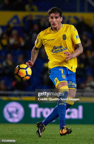 Gabriel Martin Penalba of Las Palmas in action during the La Liga match between Las Palmas and Malaga at Estadio Gran Canaria on February 5, 2018 in...