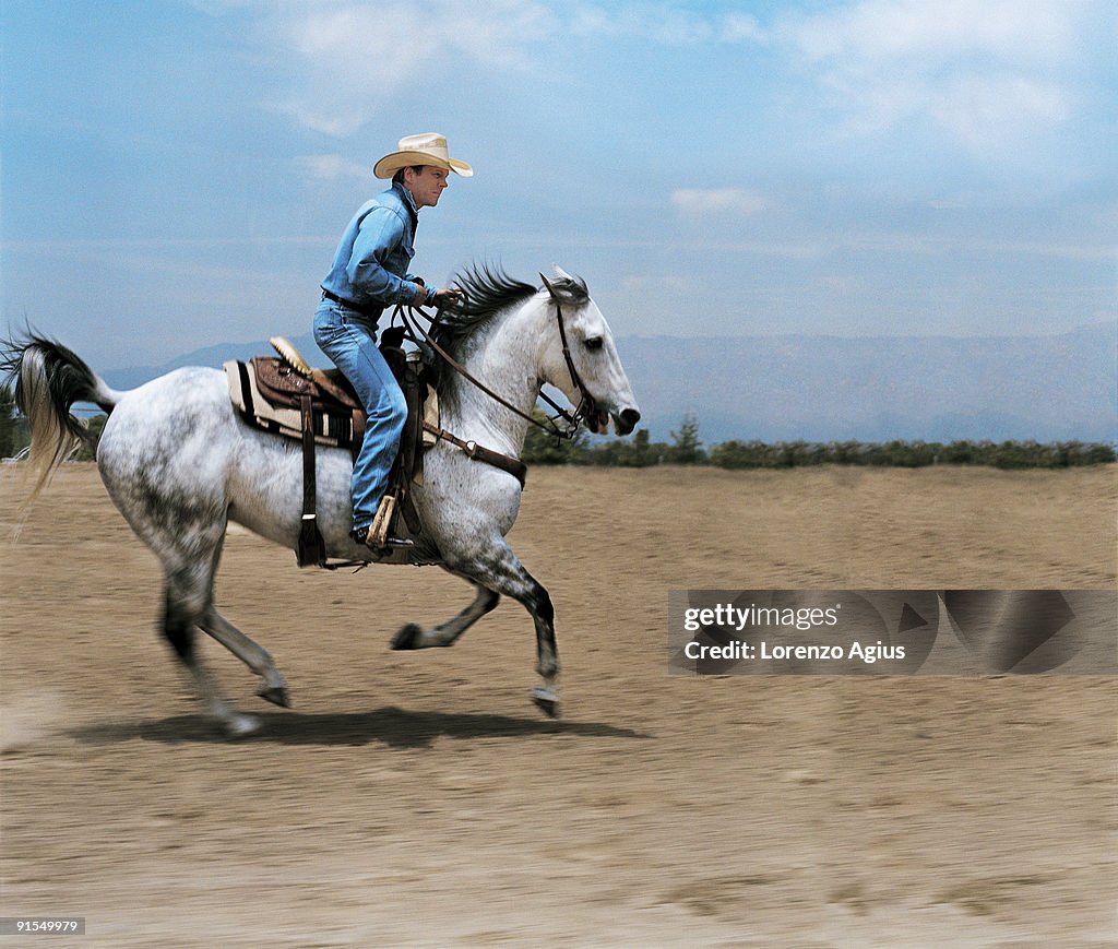 PImage CALIFORNIA: Actor Kiefer Sutherland poses for a portrait shoot in California, US. (Photo by Lorenzo Agius/Exclusive by Getty Images)