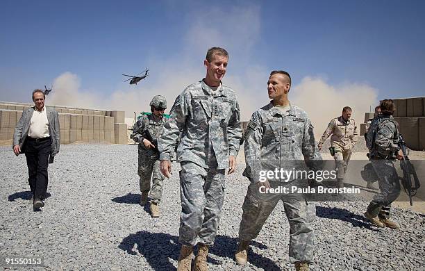 Col Chain Commander Lt Colonel Us Army Photos and Premium High Res Pictures - Getty Images