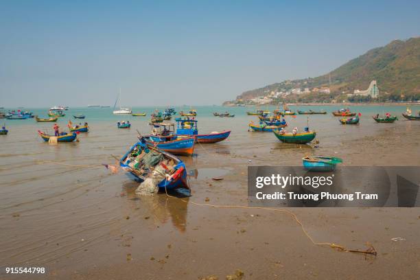 fishing boats in the bay, long son - long hai, ba ria - vung tau, viet nam. - amarras imagens e fotografias de stock