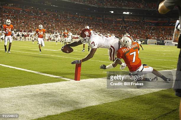 Oklahoma DeMarco Murray in action, diving for touchdown vs Miami. Miami, FL 10/3/2009 CREDIT: Bill Frakes