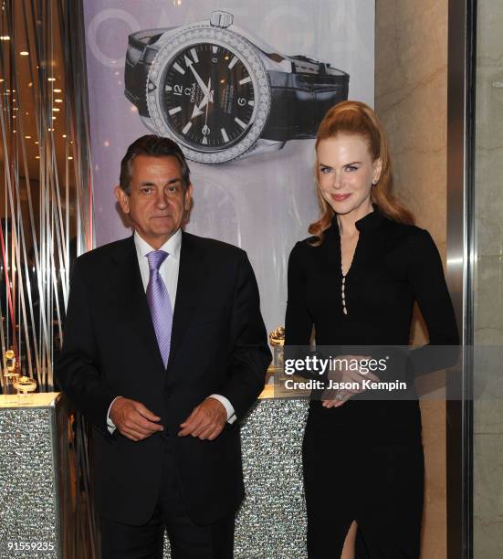 Stephen Urquhart and actress Nicole Kidman visit the OMEGA flagship boutique on October 7, 2009 in New York City.