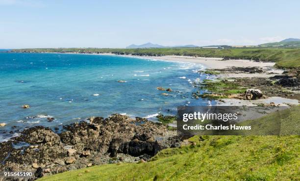 traeth penllech beach:wales coast path on the lleyn peninsula - gwynedd - fotografias e filmes do acervo