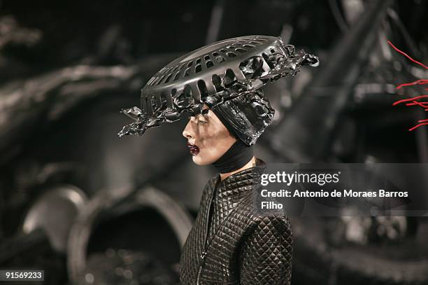 Model walks the runway at the Alexander McQueen Ready-to-Wear A/W 2009 fashion show during Paris Fashion Week at POPB on March 10, 2009 in Paris,...