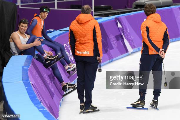 Dutch speed skater Sven Kramer takes off his uniform during previews ahead of the PyeongChang 2018 Winter Olympic Games at Gangneung Oval on February...