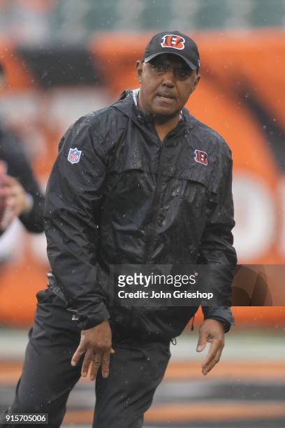 Head Coach Marvin Lewis of the Cincinnati Bengals watches his team warm up before the game against the Buffalo Bills at Paul Brown Stadium on Ocotbe...