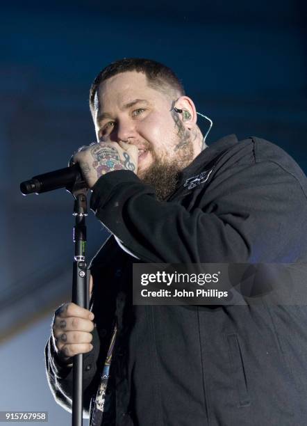 Rag'n'Bone Man performs live on stage for Absolute Radio at Birmingham Town Hall on February 7, 2018 in Birmingham, England.