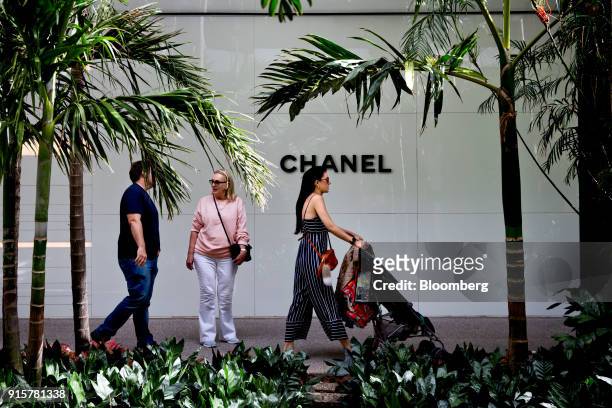 432 Chanel Sa Stock Photos, High-Res Pictures, and Images - Getty