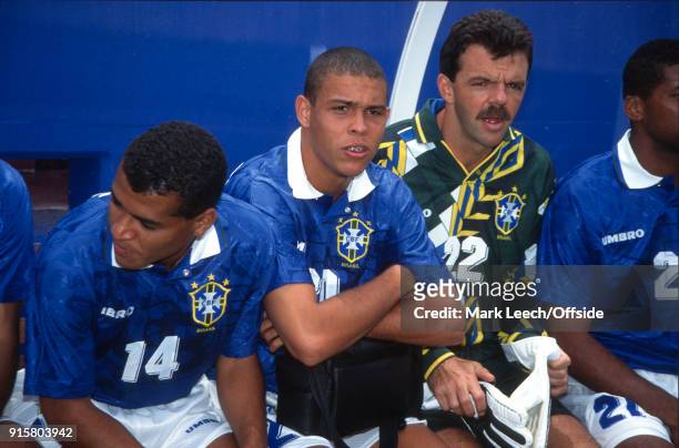 Fifa World Cup : Brazil v Netherlands - Seventeen year old Ronaldo sitting on the Brazilian substitutes bench with Cafu and goalkeeper GILMAR Rinaldi...