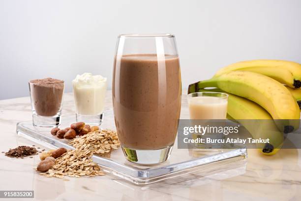 protein drink with chocolate - milk chocolate fotografías e imágenes de stock