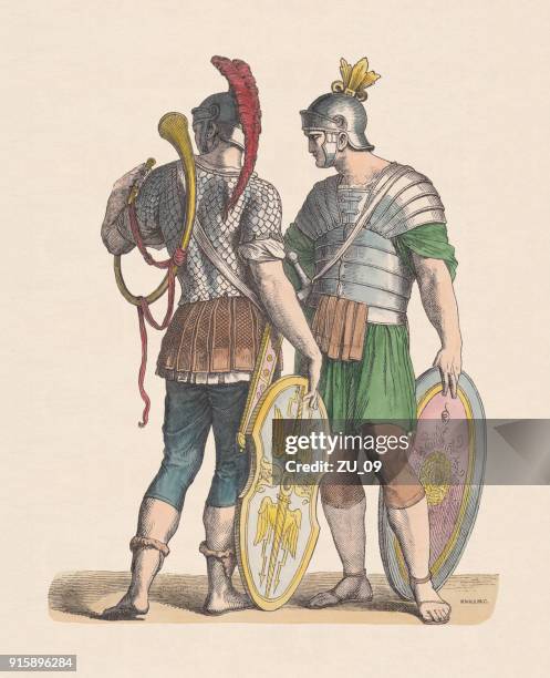 römische krieger, handkolorierten holzschnitt, veröffentlicht ca. 1880 - ancient roman armor stock-grafiken, -clipart, -cartoons und -symbole