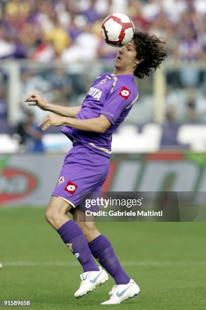 Stevan Jovetic of ACF Fiorentina controls the ball during the Serie A match between ACF Fiorentina and S.S. Lazio held at the Stadio Artemio Franchi...