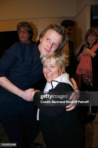 Alex Lutz and Mimie Mathy pose after the Alex Lutz One Man Show At L'Olympia on February 8, 2018 in Paris, France.
