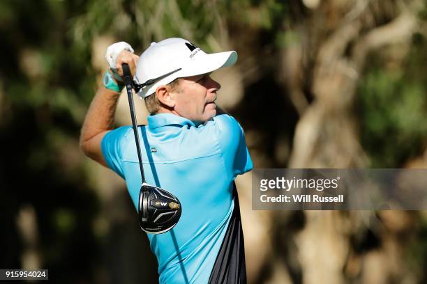 Simon Yates of Scotland takes his tee shot on the 11th hole during day two of the World Super 6 at Lake Karrinyup Country Club on February 9, 2018 in...