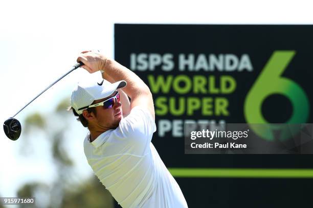 Sam Horsfield of England watches his tee shot on the 3rd hole during day two of the World Super 6 at Lake Karrinyup Country Club on February 9, 2018...