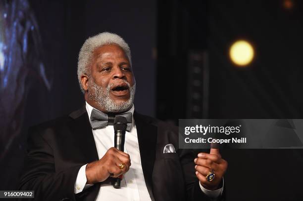 Earl Campbell speaks during the Houston Sports Awards on February 8, 2018 in Houston, Texas.