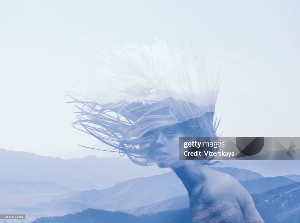 Doppelbelichtung Porträt des jungen Mädchens und Blue mountains