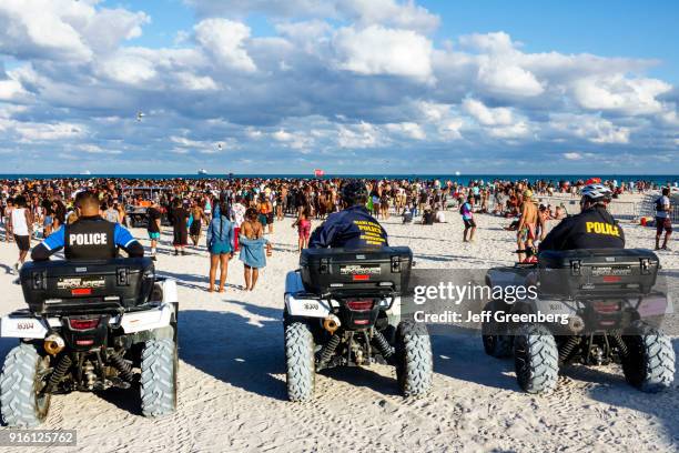 Spring Break Beach Rack Spring Break Beach Girls Photos and Premium High Res Pictures - Getty ...