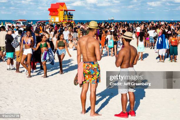 Spring Break Beach Rack Spring Break Crowd Photos and Premium High Res Pictures - Getty Images