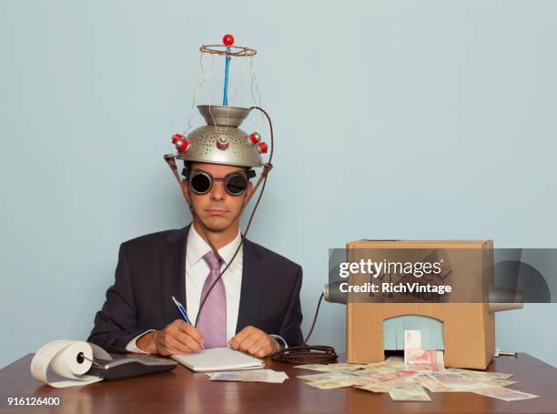 geschäftsmann zu pfund sterling - money-talks-englische-redewendung stock-fotos und bilder