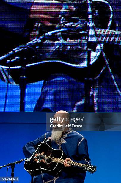 Musician Richie Havens performs at the 2009 Liberty Medal honoring Steven Spielberg at the National Constitution Center on October 8, 2009 in...