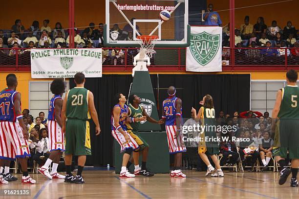 Harlem Globetrotters Special K Daley in action, shot vs Washington Generals at 369th Harlem Armory. New York, NY 10/5/2009 CREDIT: Erick W. Rasco