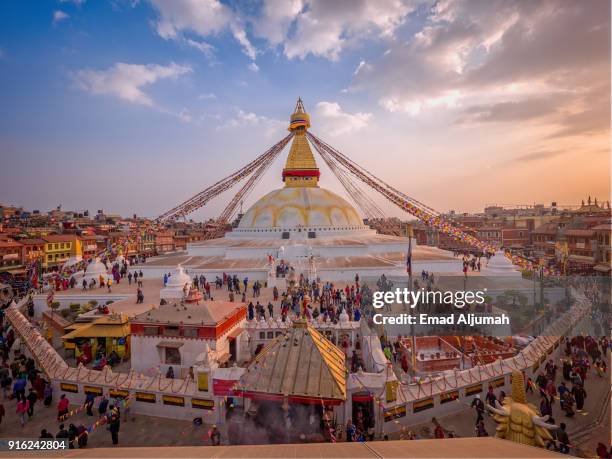 boudhanath stupa, kathmandu, nepal - february 27, 2017 - bodnath stock-fotos und bilder