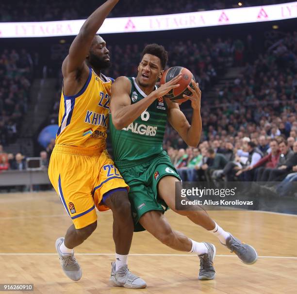 Axel Toupane, #6 of Zalgiris Kaunas competes with Charles Jenkins, #22 of Khimki Moscow Region in action during the 2017/2018 Turkish Airlines...