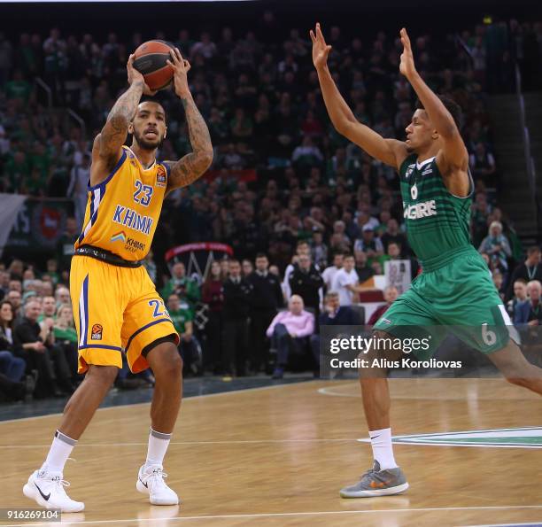 Malcolm Thomas, #23 of Khimki Moscow Region competes with Axel Toupane, #6 of Zalgiris Kaunas in action during the 2017/2018 Turkish Airlines...