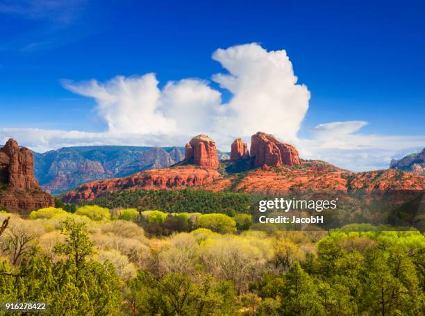 domkyrkans rock nära sedona - red rocks bildbanksfoton och bilder