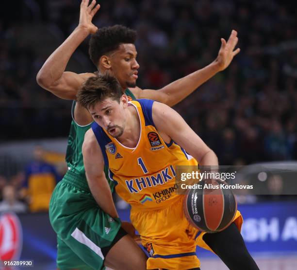 Alexey Shved, #1 of Khimki Moscow Region competes with Axel Toupane, #6 of Zalgiris Kaunas in action during the 2017/2018 Turkish Airlines EuroLeague...