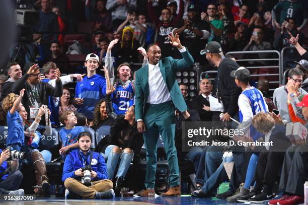 Alshon Jeffery of the Philadelphia Eagles waves to the crowd during the Philadelphia 76ers against the New Orleans Pelicans at Wells Fargo Center on...