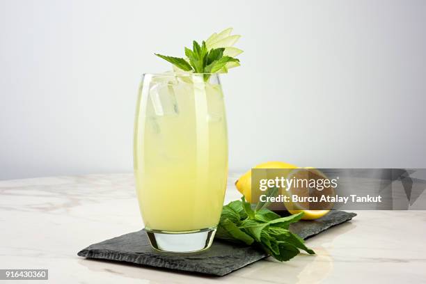 lemonade with mint - lemon soda - fotografias e filmes do acervo