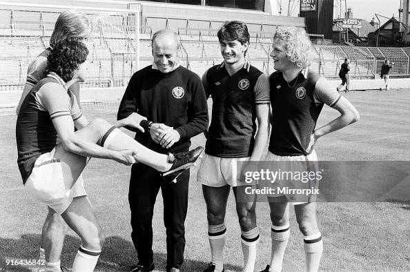 Ron Saunders Aston Villa Manager Ron Saunders enjoys a joke with John Gidman, Ken ...