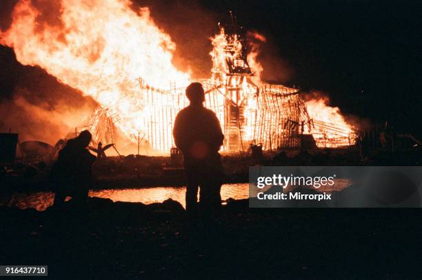 Bonfire Night, Skinningrove, North Yorkshire, England, Wednesday 5th November 1997.