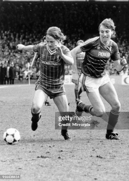 Ipswich Town 0 v Liverpool 0 Old First Division League One game at Portman Road. Paul Walsh being chased by an Ipswich defender, 27th April 1985 .
